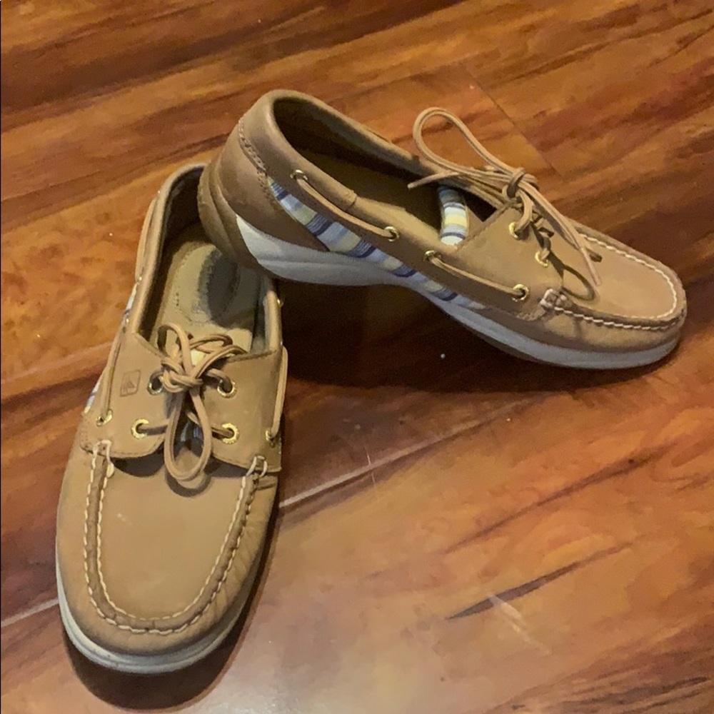 Women’s shoes sperrys